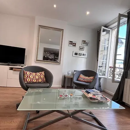 Apartment Charming In Monmartre