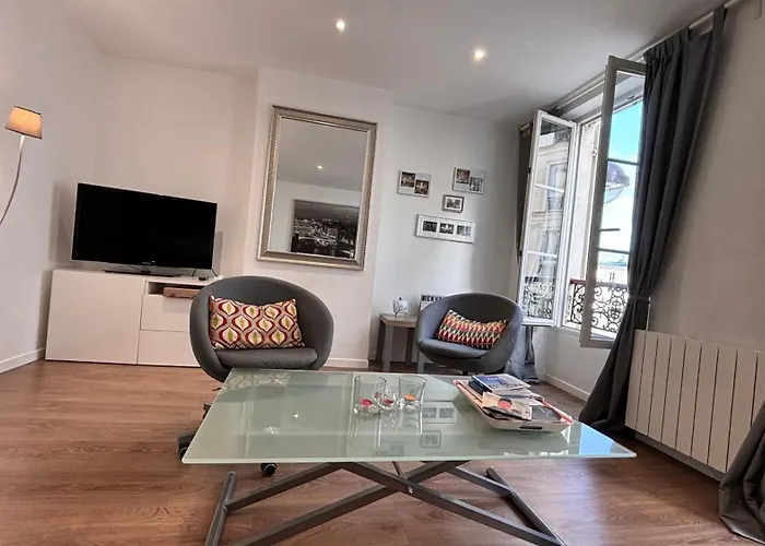 Appartement Charming In Monmartre